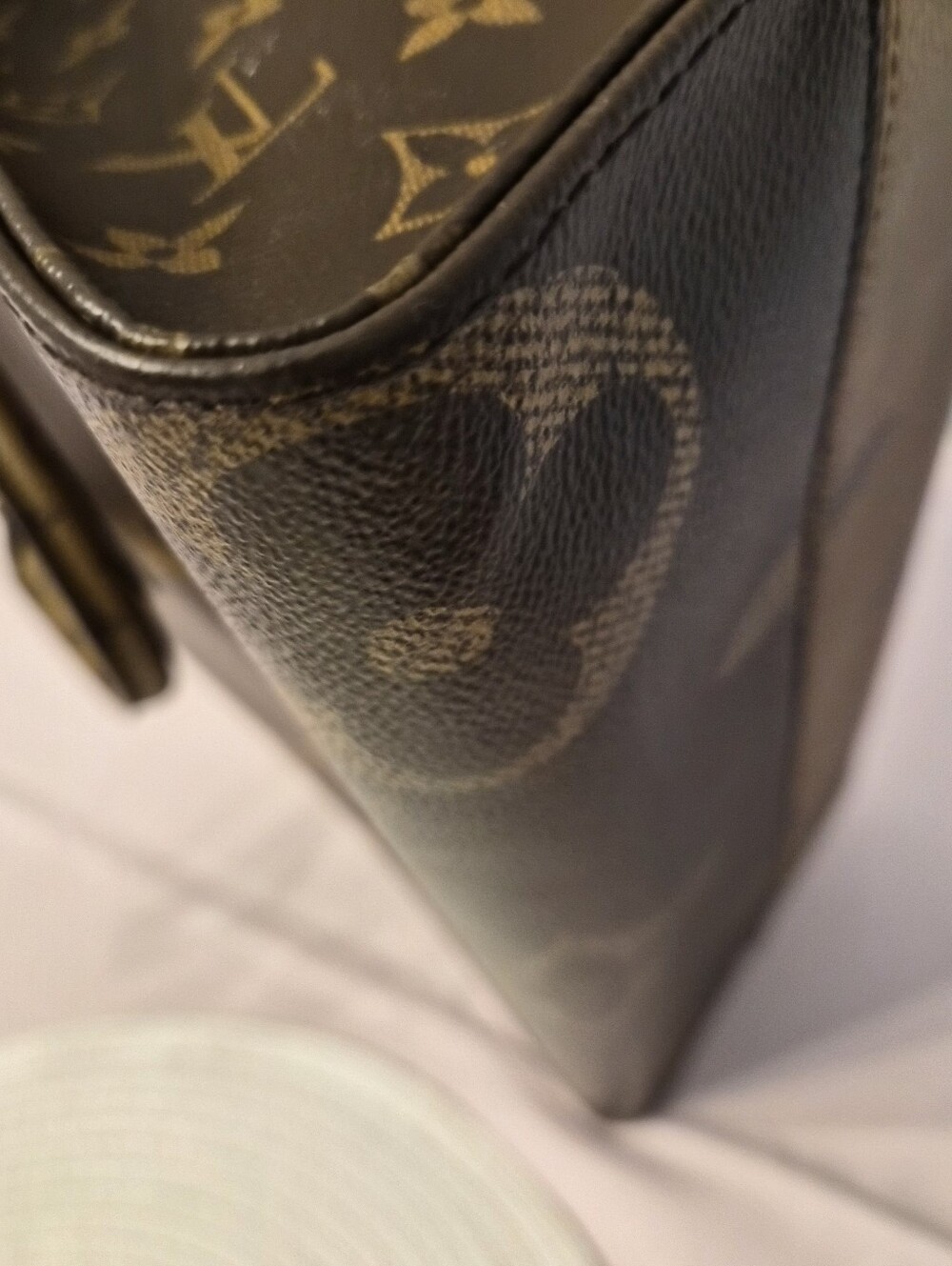Louis Vuitton OnTheGo MM Giant Monogram Reverse Tote | COA - Microchipped - Picture 11 of 16